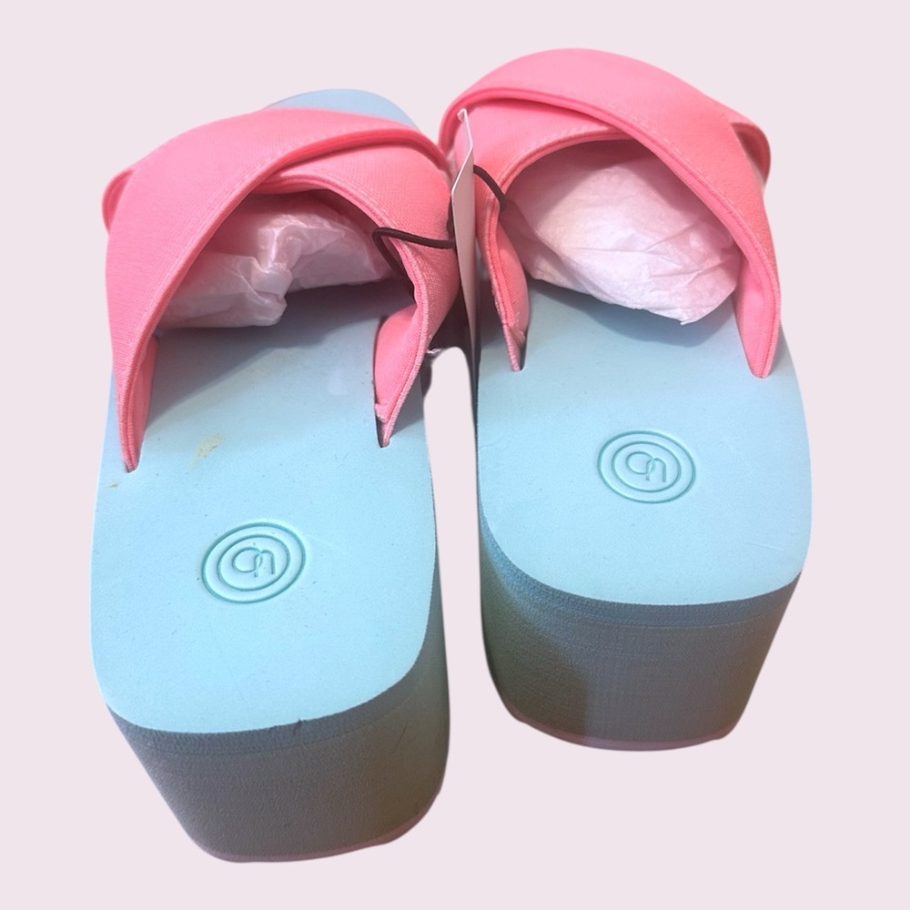 Nwt UO pastel platform sandals - Picture 3 of 7